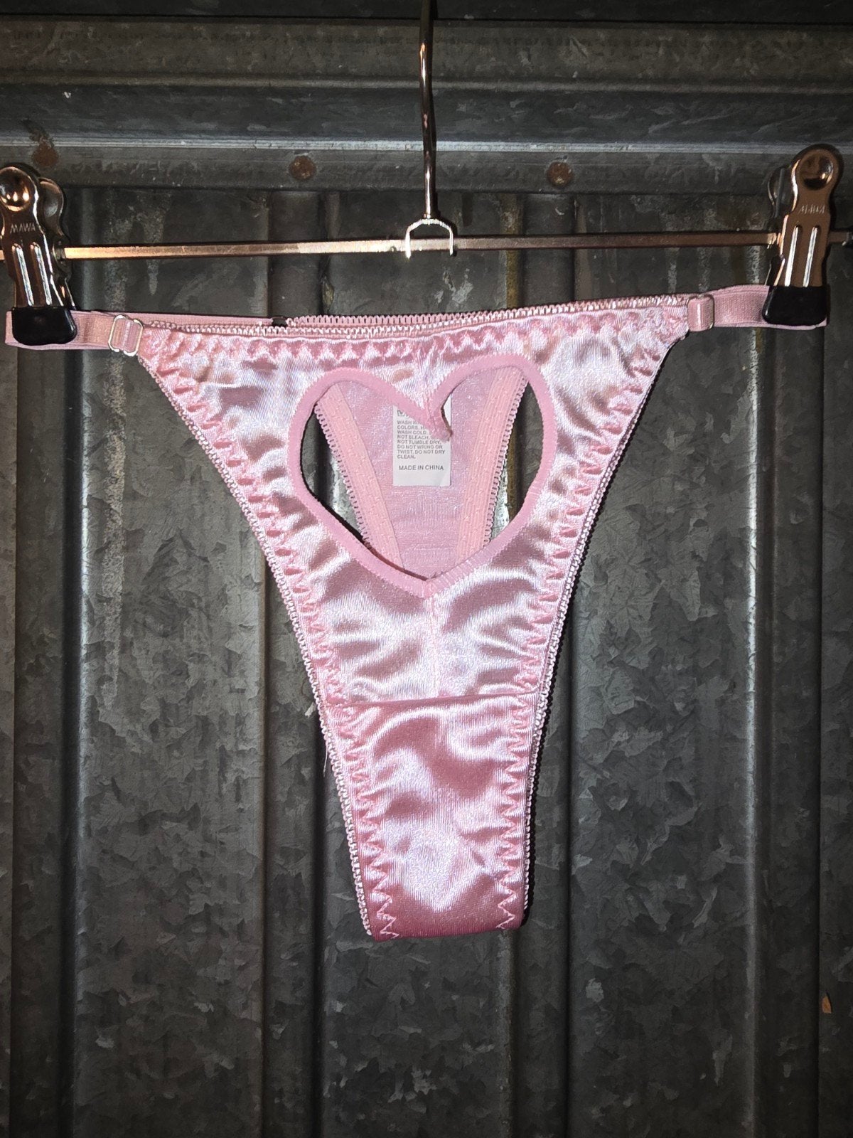 Roze satijnen string met hartuitsparing, Onbekend, Verzenden, Roze, String