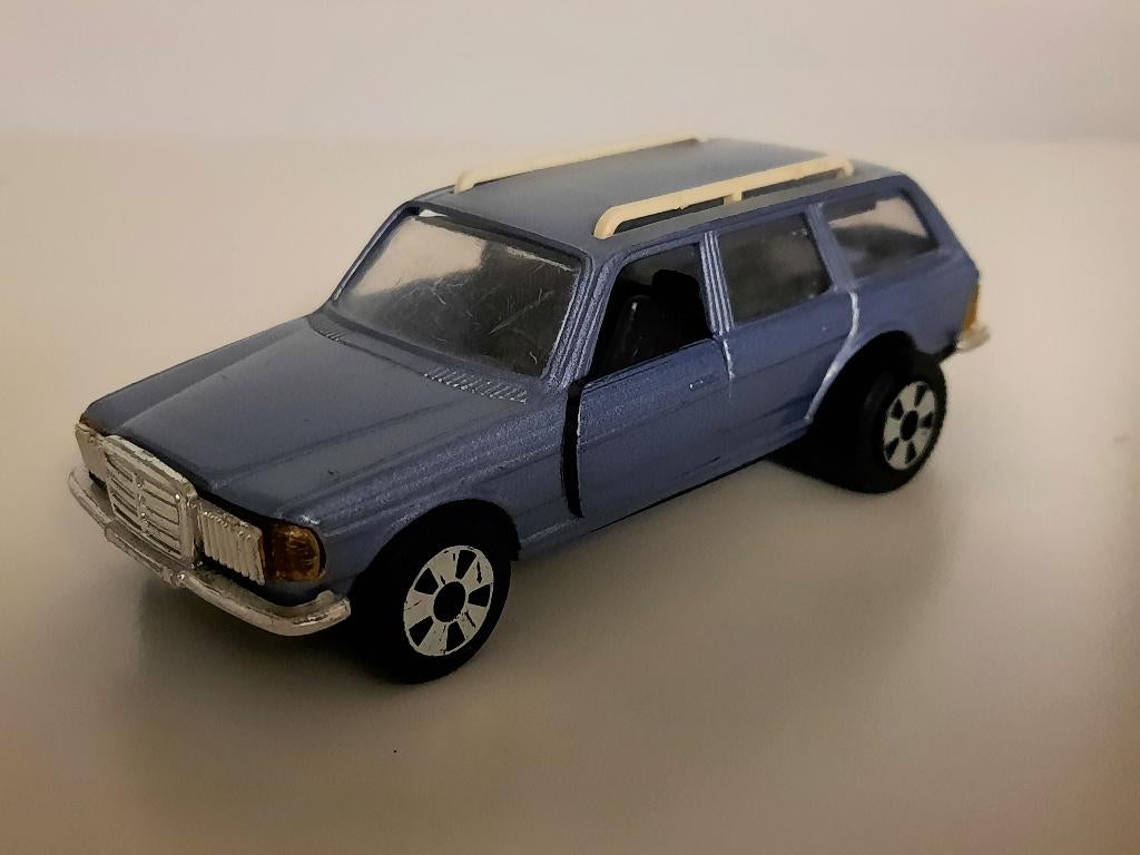 Mercedes-Benz W123 Combi 1:43, Hobby en Vrije tijd, Modelauto's | 1:43, Ophalen of Verzenden, Nieuw, Auto, Overige merken