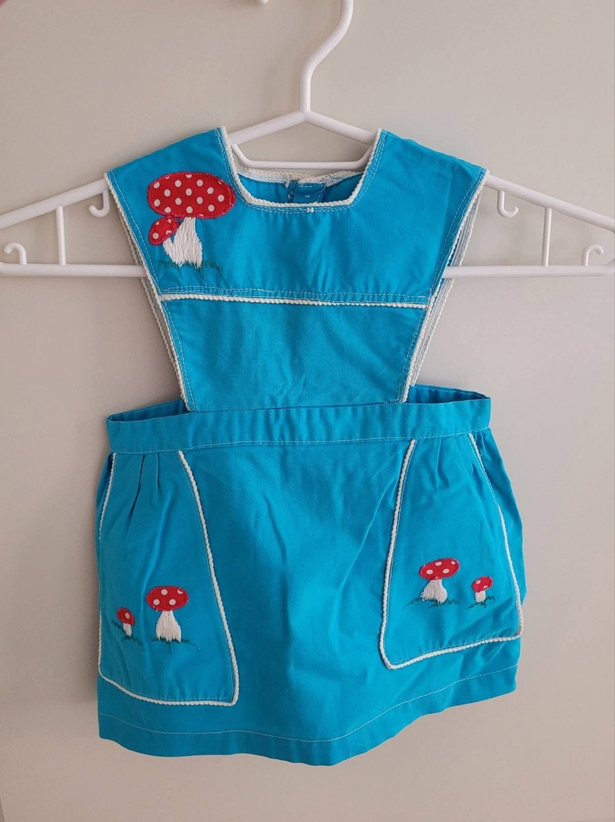 Vintage Kinderschort / overjurk met Paddenstoelen, Verzenden, Zo goed als nieuw, Meisje