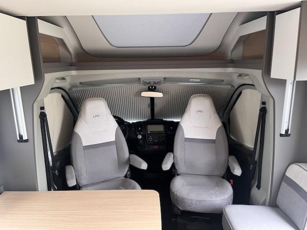 LMC Tourer Lift H 660, Caravans en Kamperen, Campers, Chemisch toilet, Ringverwarming, 6 tot 7 meter, Bedrijf