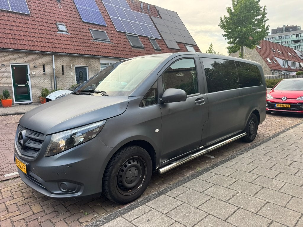 Mercedes-Benz Vito Tourer 109 CDI L3 | 9-Persoons, Voorwielaandrijving, Stof, 255 €/maand, Zwart