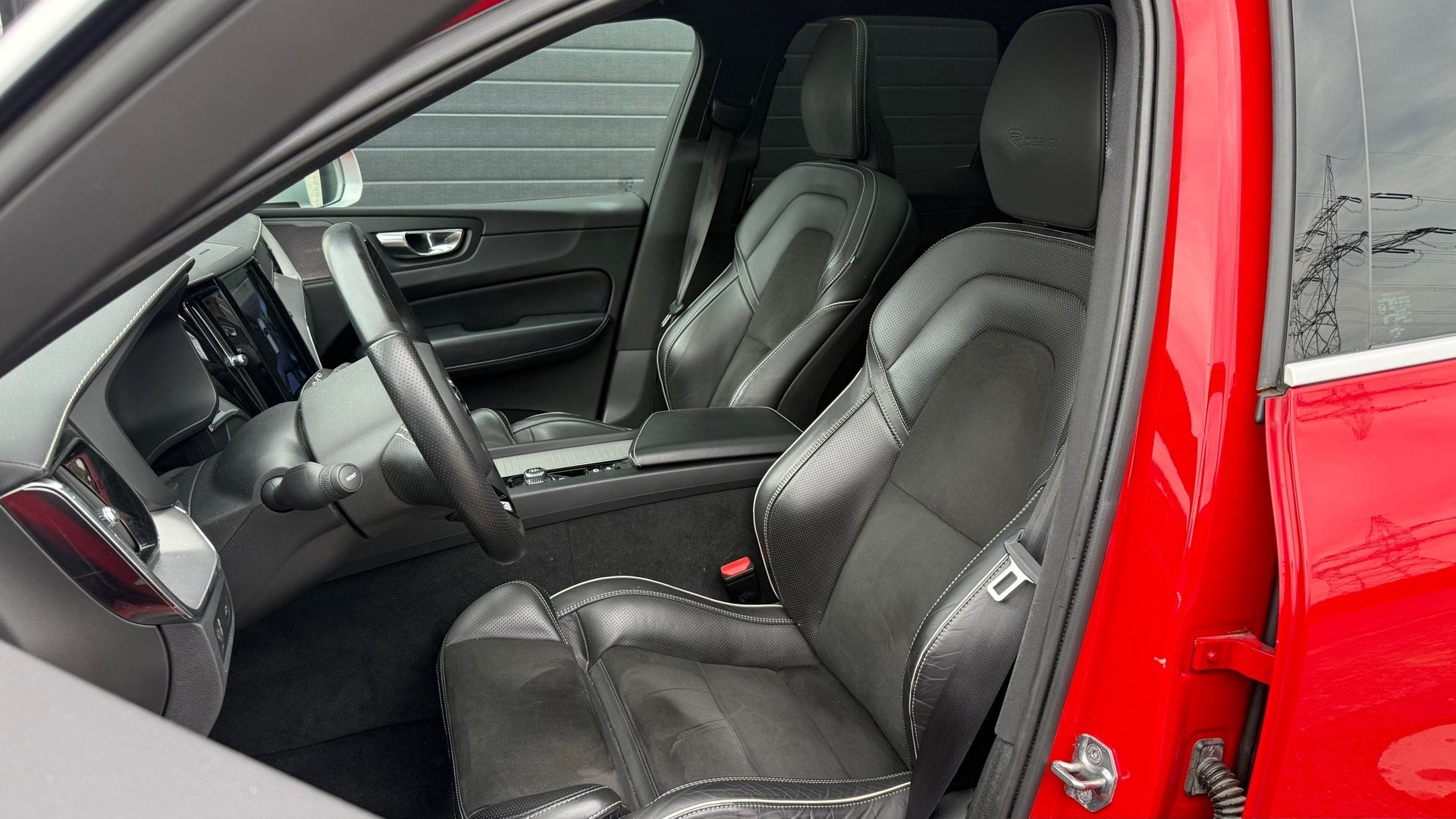 Volvo XC60 2.0 T6 AWD R-Design ACC | 360 | Pano | HUD | H&K, Gebruikt, 4 cilinders, 1969 cc, XC60