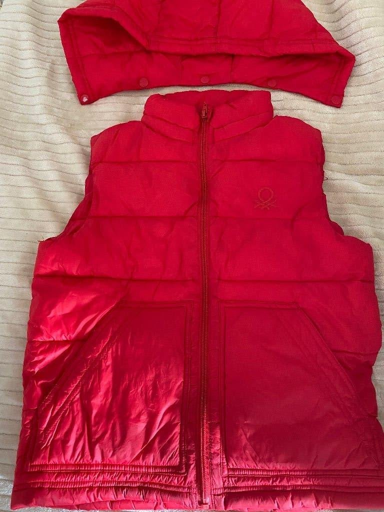 Bodywarmer Benneton maat 130 rood, Ophalen of Verzenden, Gebruikt, Jongen, Jas
