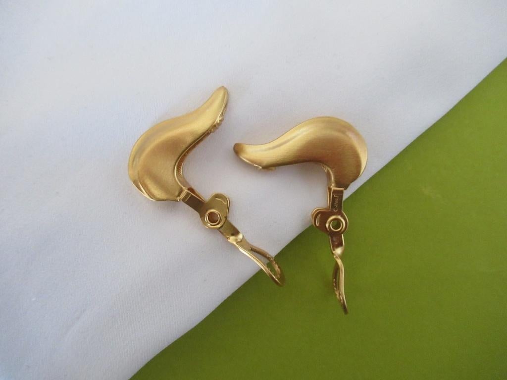Oorbellen Monet goudkleurig golf model, Verzenden, Zo goed als nieuw, Goud, Overige materialen
