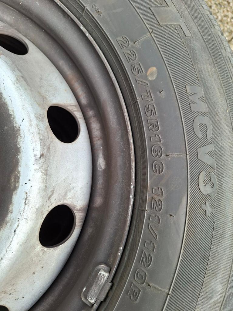 Gebruikte 225/75R16C banden op stalen velg, Caravans en Kamperen, Ophalen of Verzenden, Gebruikt