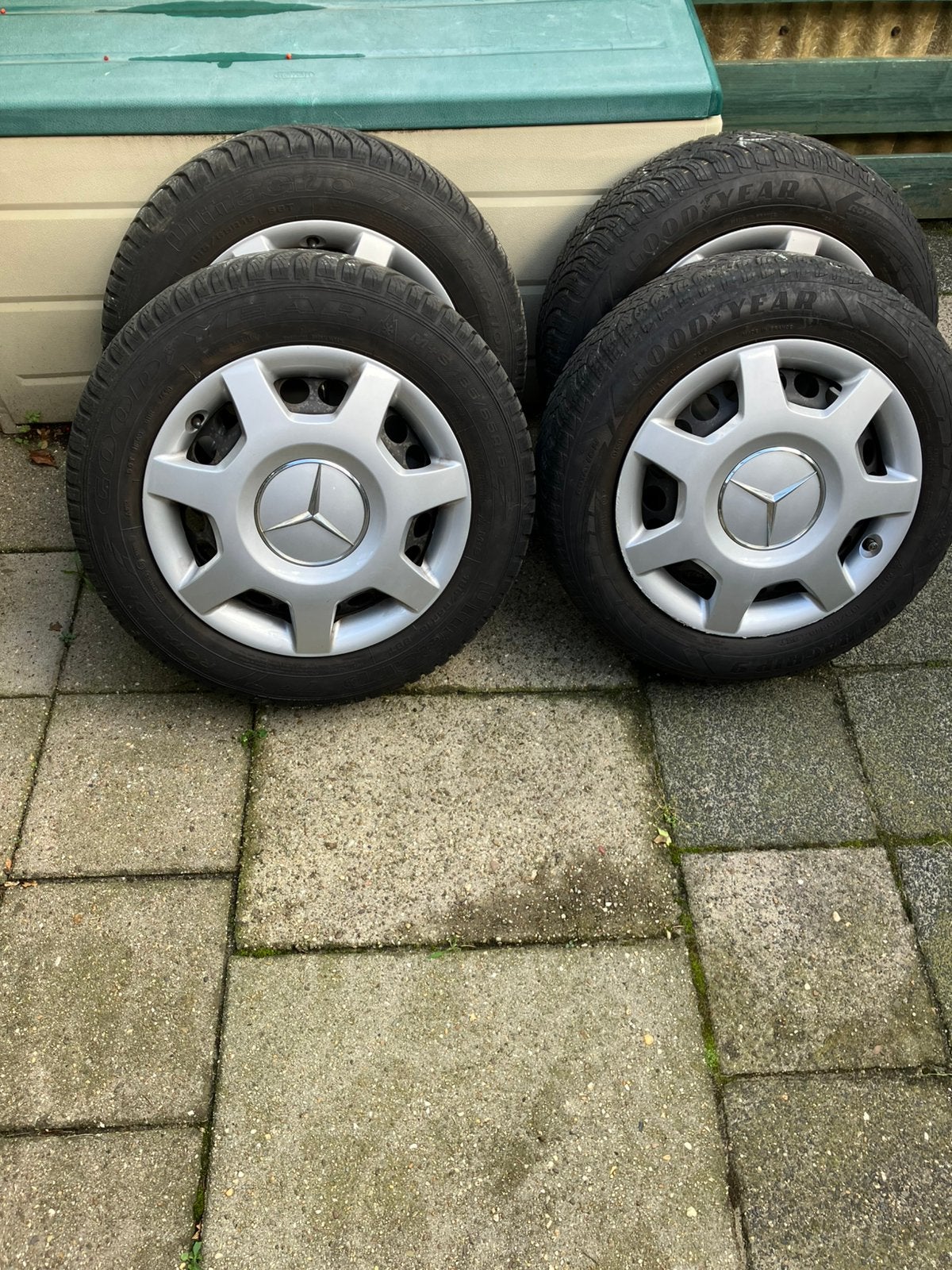 Mercedes A w169 wintenbanden 185/65/15 op velg, Ophalen, Gebruikt