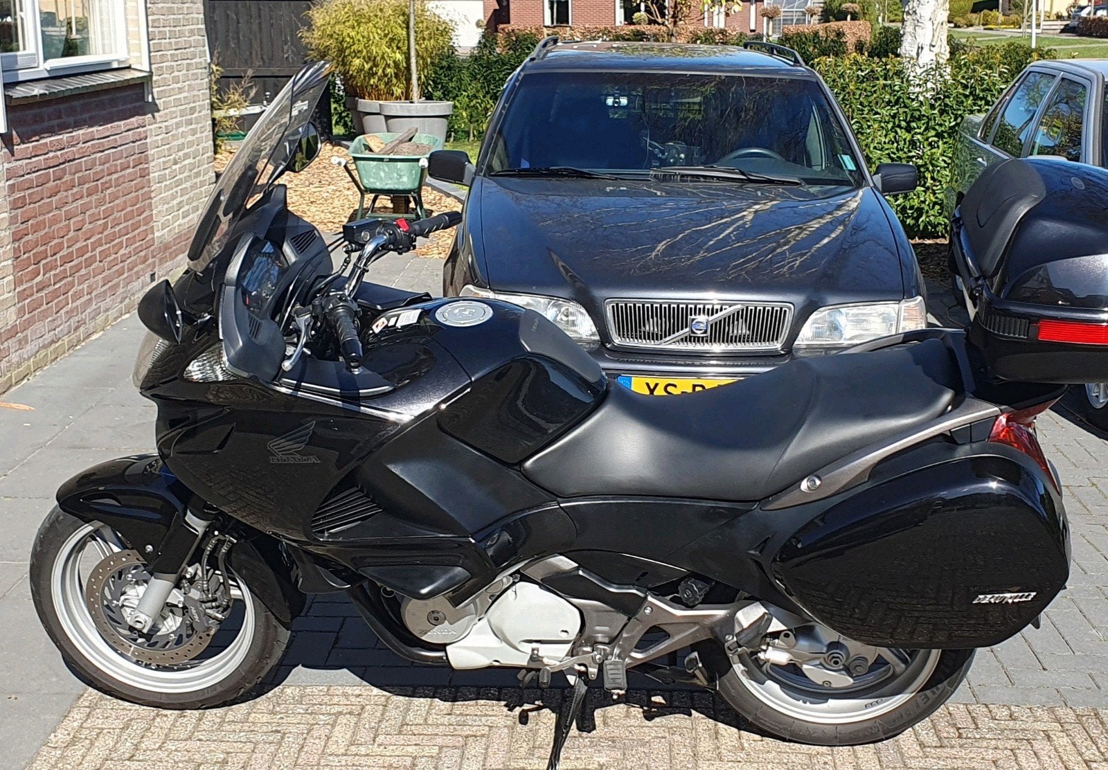Honda NT700V Deauville black, 700 cc, Cardan-aandrijving, 2 cilinders, Occasion
