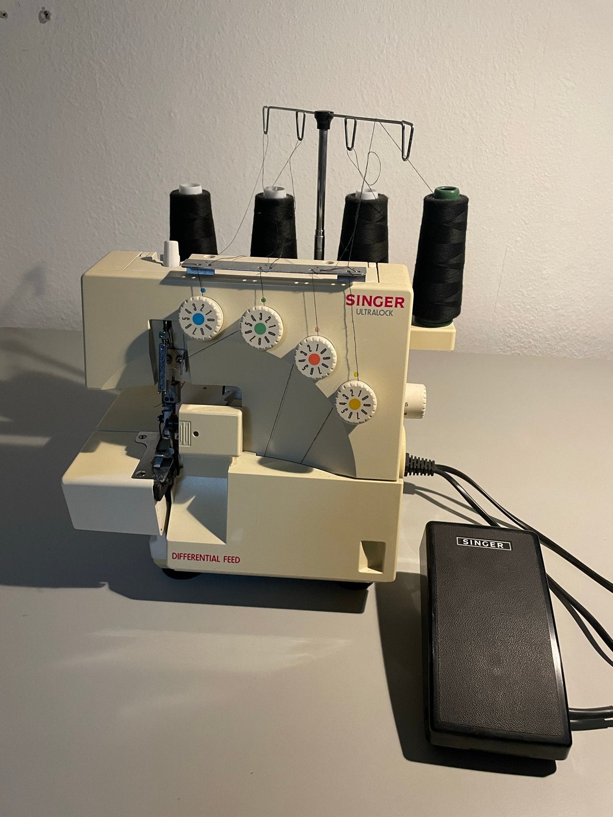 Singer Ultralock 14U344B/354B Lockmachine, Ophalen, Gebruikt, Lockmachine, Singer