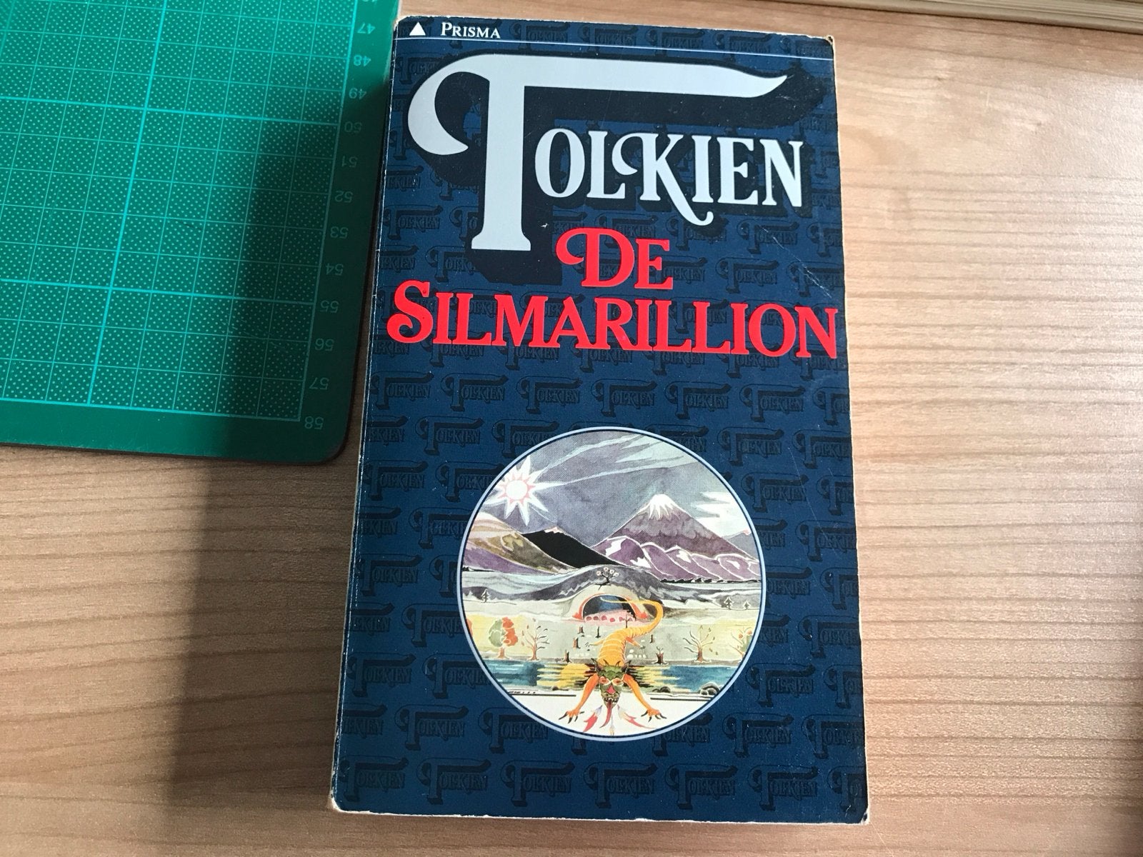 De Silmarillion - J.R.R. Tolkien (Paperback, Eerste Druk), Boeken, Ophalen of Verzenden, Gelezen