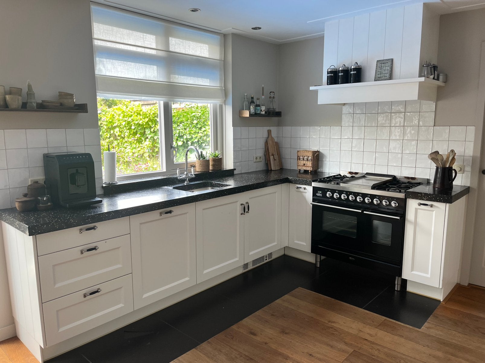 Mooie witte (hoek) keuken met terrazzo blad!, Ophalen, Gebruikt, Wit, Hoekkeuken
