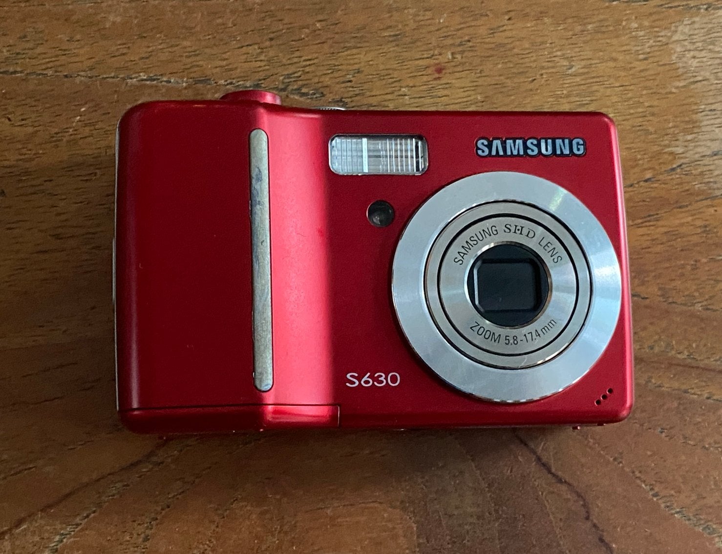 Samsung S630, 6 megapixels, rode compactcamera, Ingebouwde flitser, Gebruikt, Ophalen of Verzenden, Compactcamera