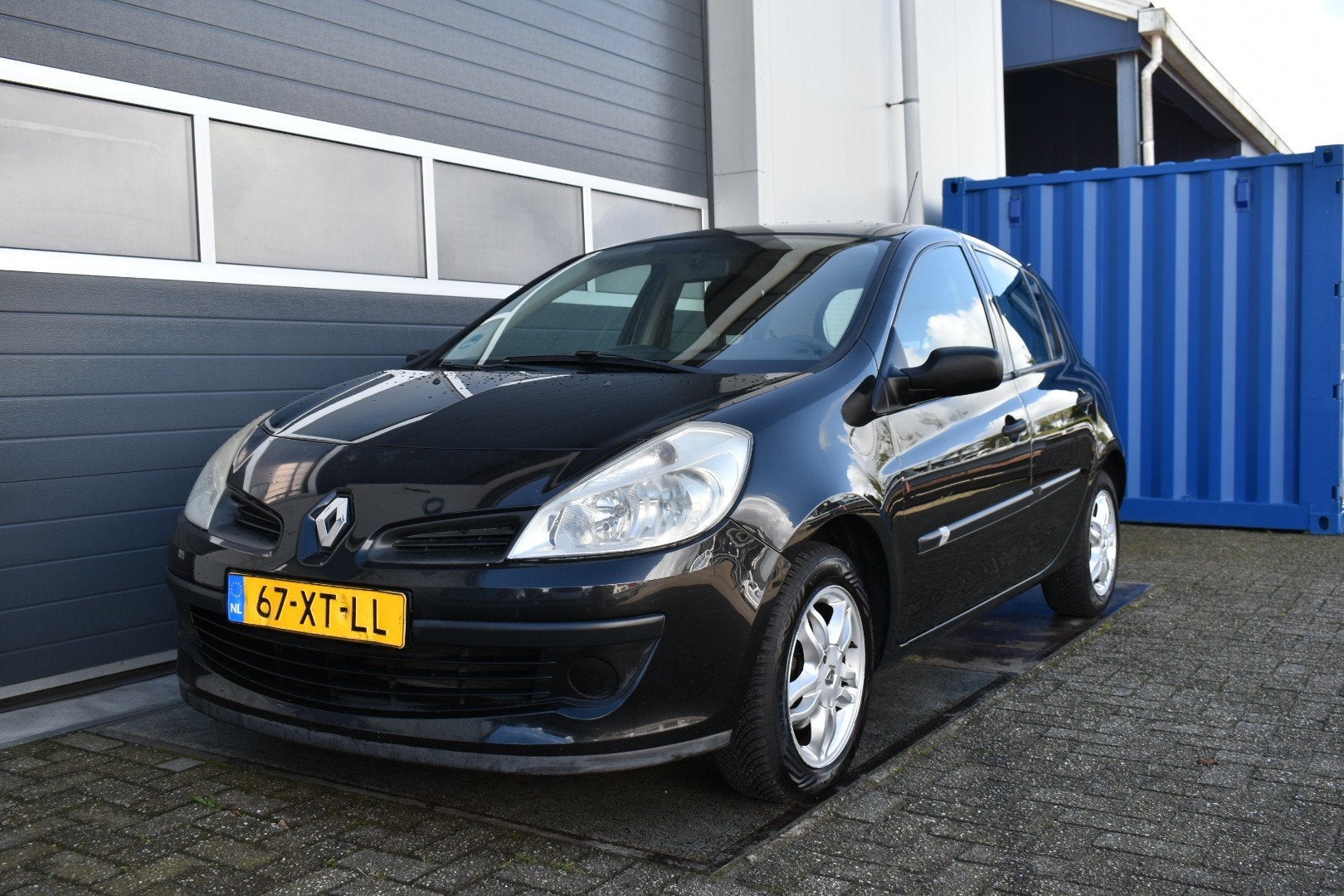 Renault Clio 1.2 TCE Business Line, panoramadak, Voorwielaandrijving, Gebruikt, 4 cilinders, Zwart