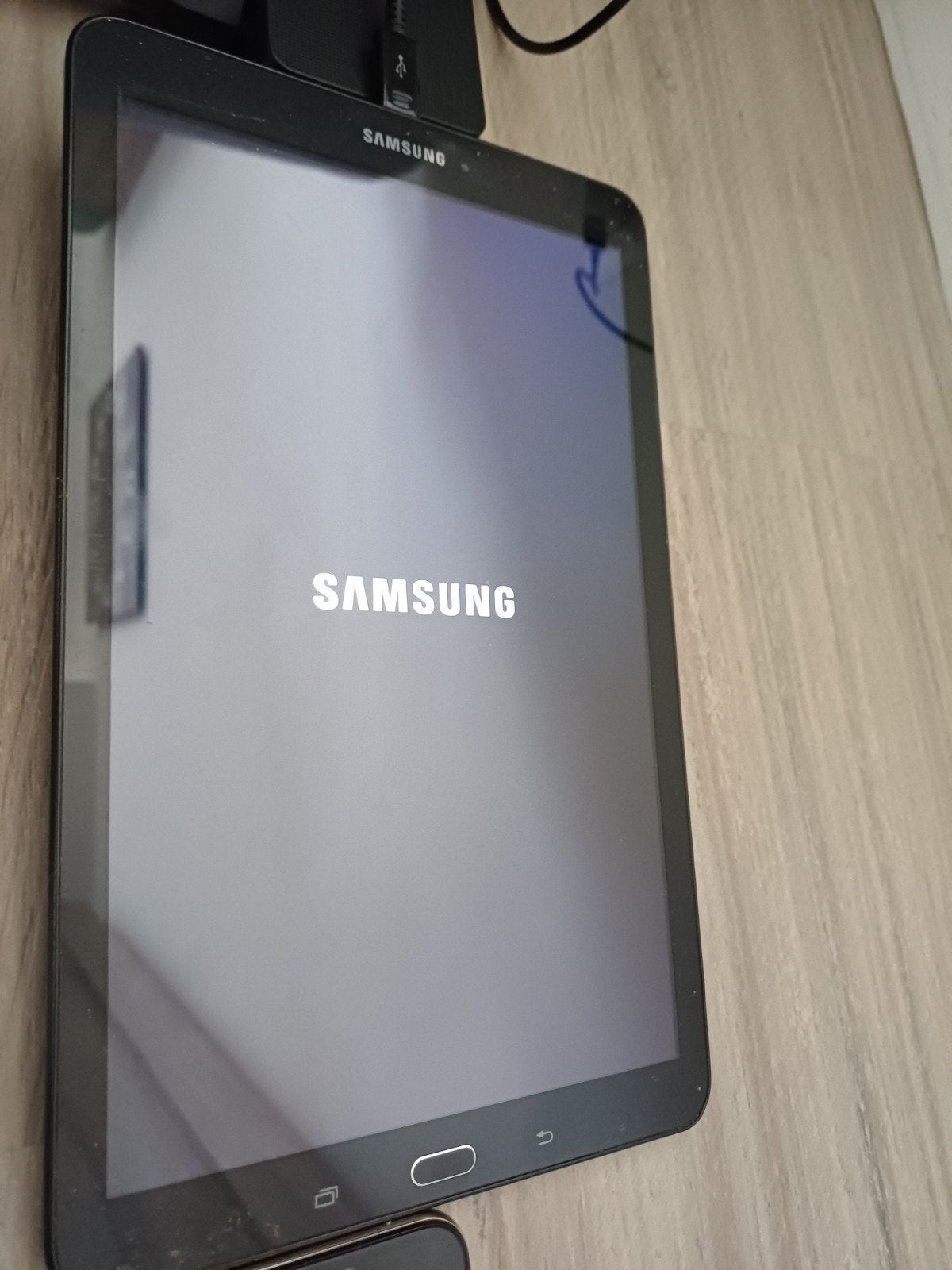 Samsung Galaxy Tab E zwart met blauwe beschermhoes, Computers en Software, 10 inch, Gebruikt, Samsung galaxy tab E, Ophalen of Verzenden