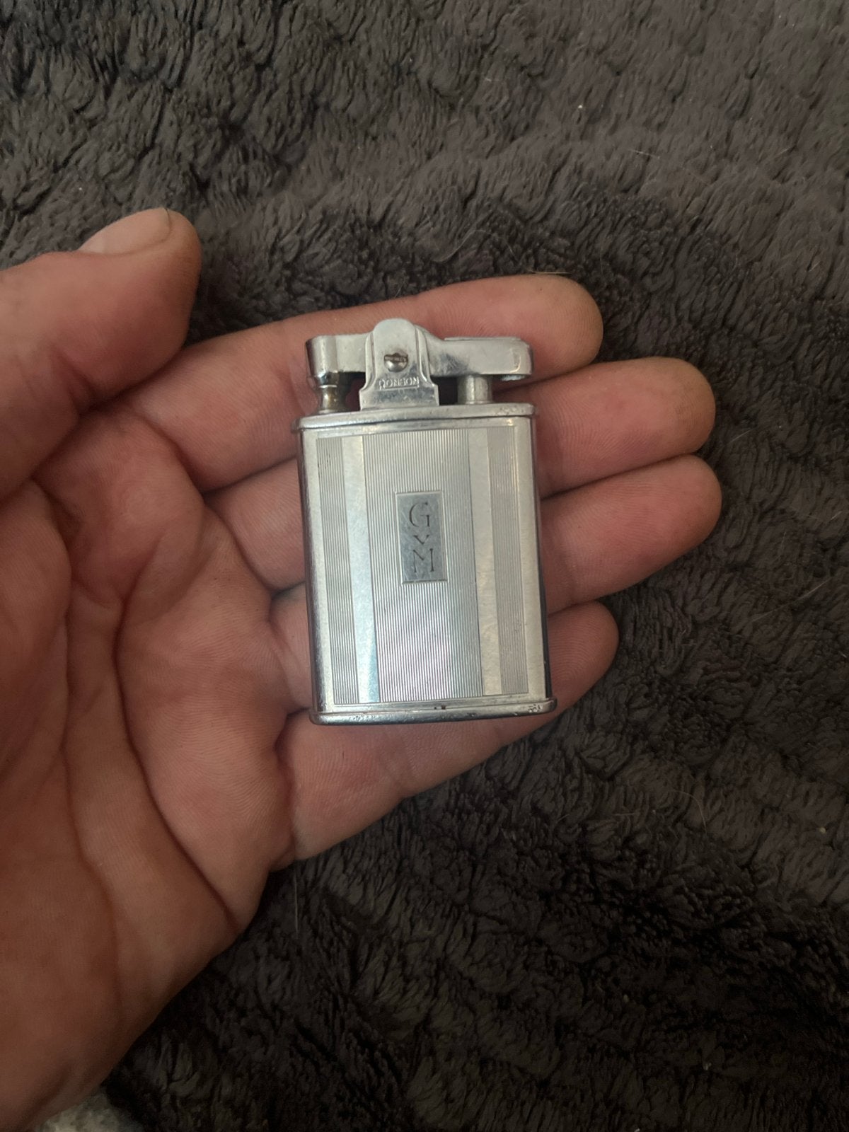 Vintage Ronson aansteker, zilverkleurig, met initialen, Verzamelen, Rookartikelen, Aanstekers en Luciferdoosjes, Ophalen of Verzenden