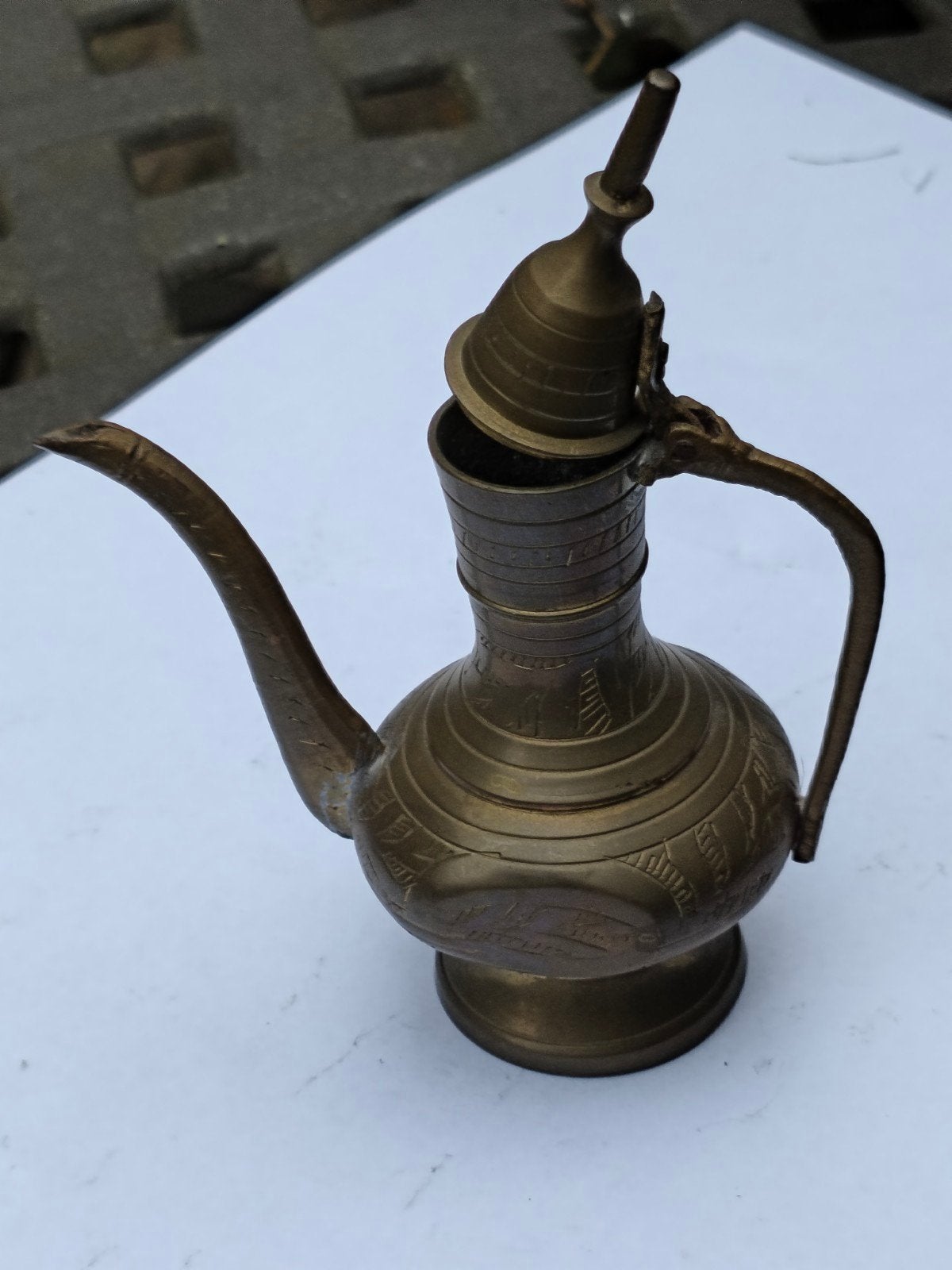 Antieke messing theepot/kan met gravures, Ophalen of Verzenden