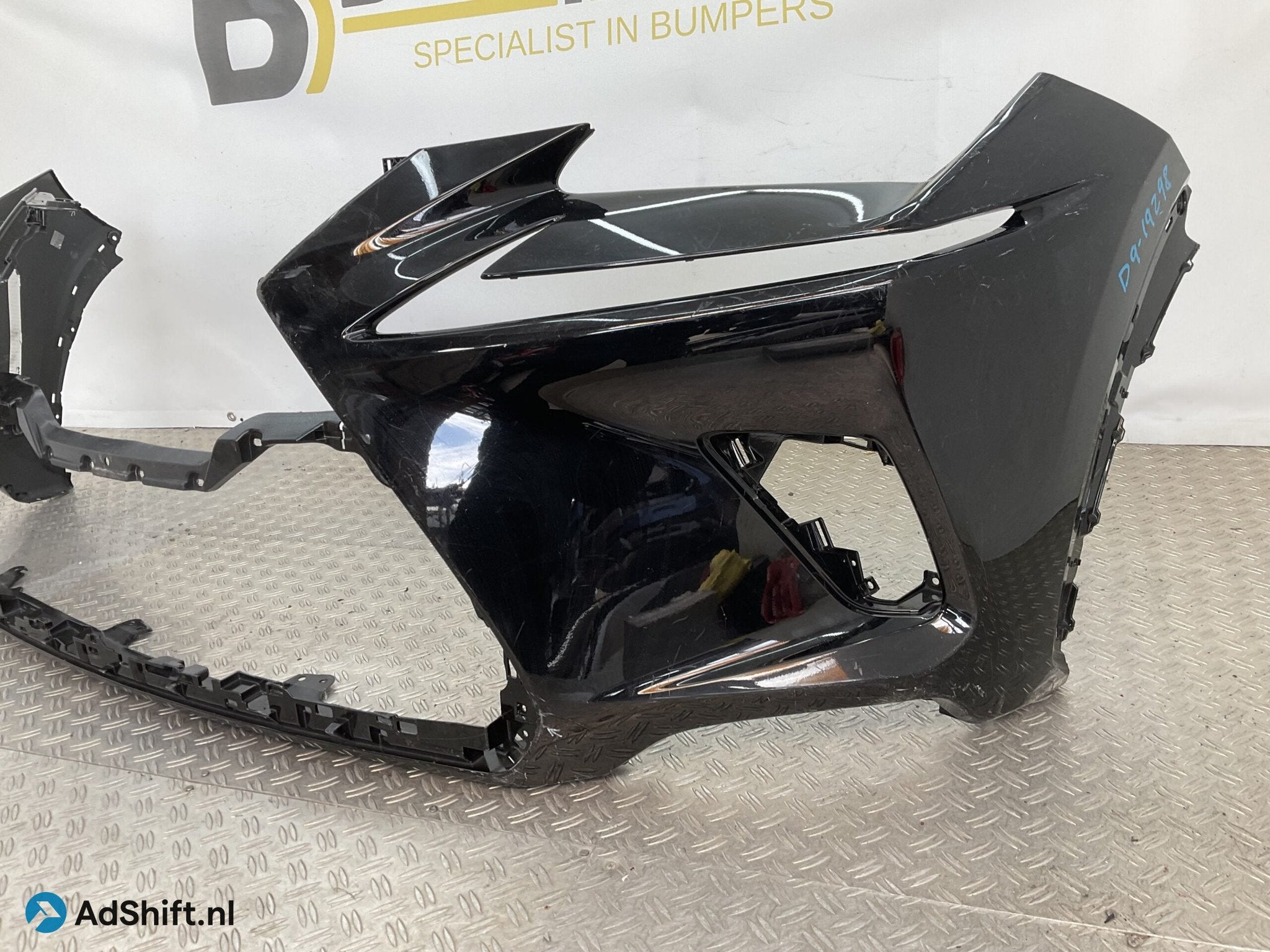 Bumper Lexus NX 300h Facelift 17-21 52119-78130 Voorbumper D, Auto-onderdelen, Bumper