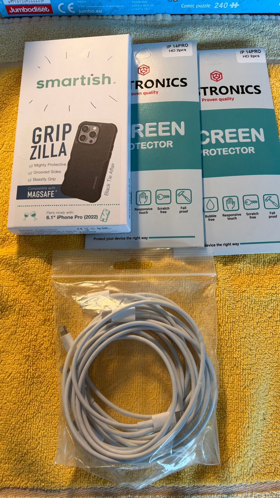 Hoesje, screenprotector en kabels iphone 14 pro, Ophalen of Verzenden, Zo goed als nieuw, IPhone 14