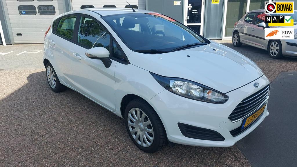 Ford Fiesta 1.0 Style Nieuwe distributie & APK & afleverbeur, Auto's, Euro 5, 525 kg, Start-stop-systeem, Origineel Nederlands