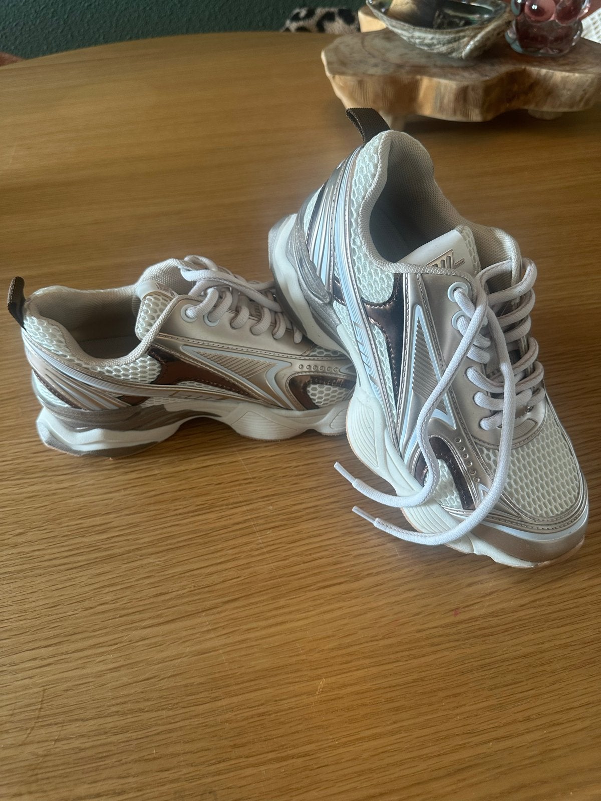 Steve Madden sneakers, maat 38, Kleding | Dames, Schoenen, Ophalen of Verzenden, Zo goed als nieuw, Beige, Sneakers of Gympen