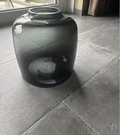 Mooie Zwarte vaas, Huis en Inrichting, Woonaccessoires | Vazen, Ophalen, Zo goed als nieuw, Zwart, Glas