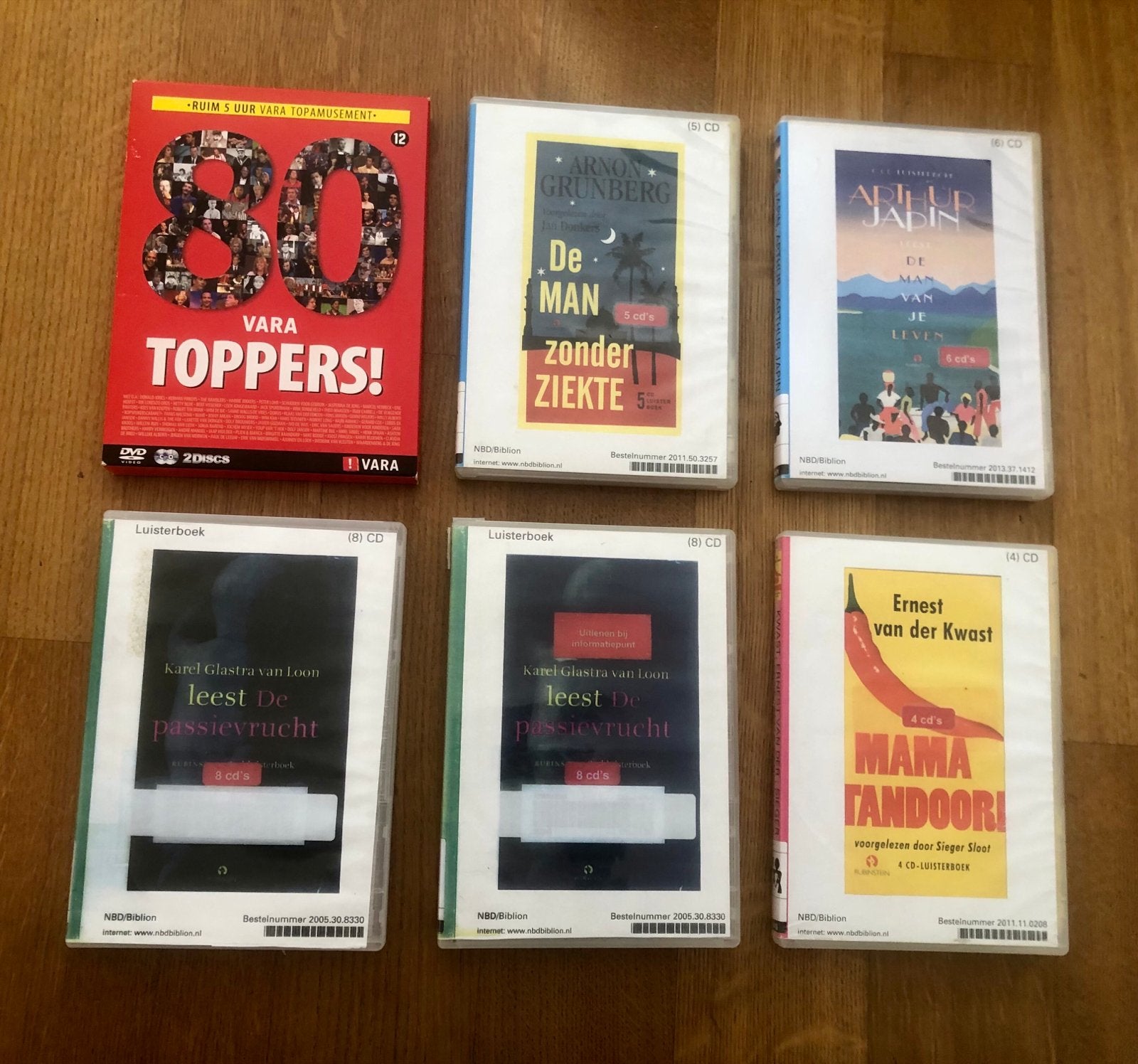 Diverse luisterboeken en een dvd - Literatuur en amusement, Gebruikt, Ophalen of Verzenden, Album, Inclusief doosje