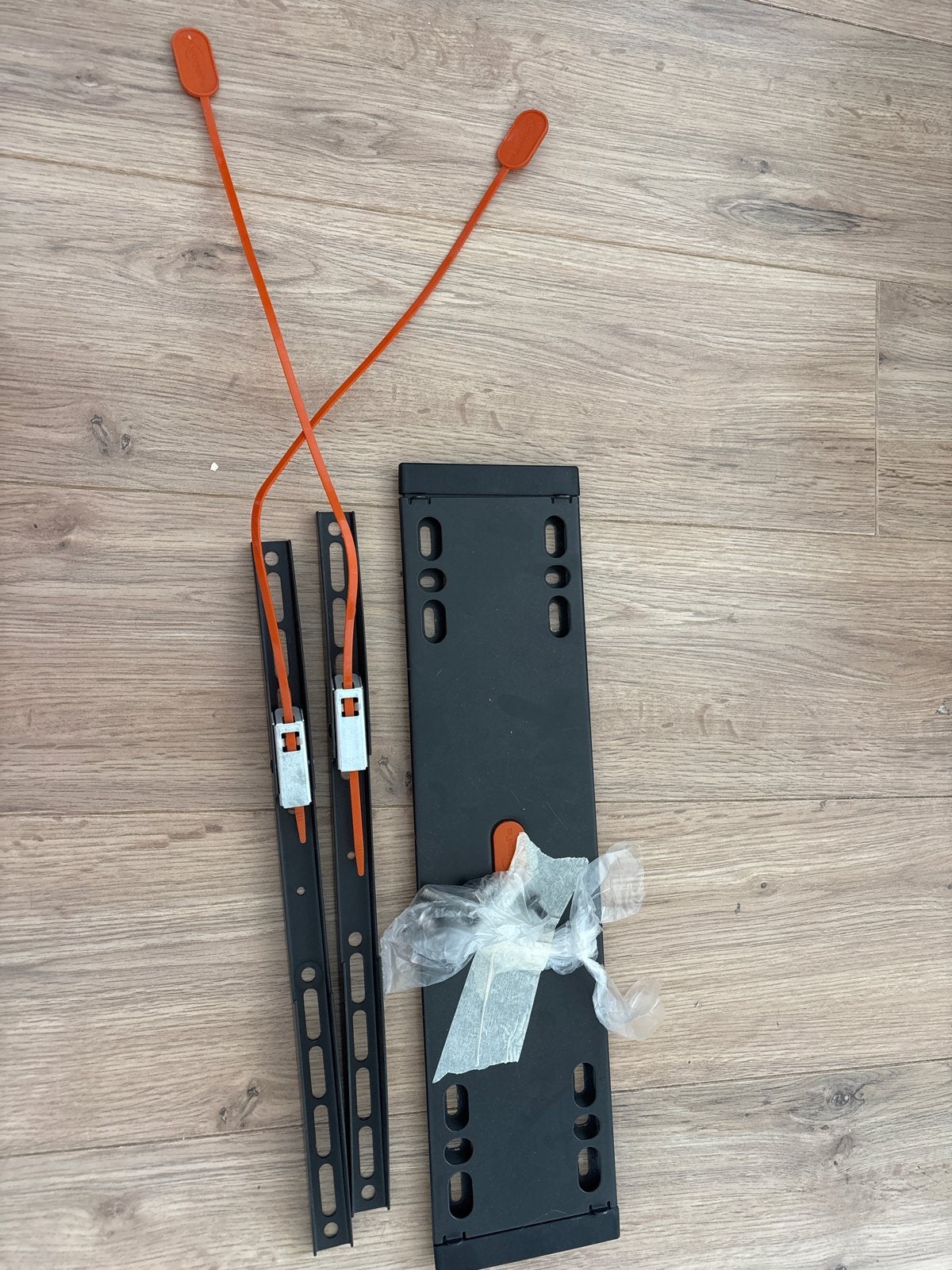 Vogels TV Beugel - Stevige Muurbeugel voor Televisie, Audio, Tv en Foto, Televisiebeugels, Ophalen, Zo goed als nieuw