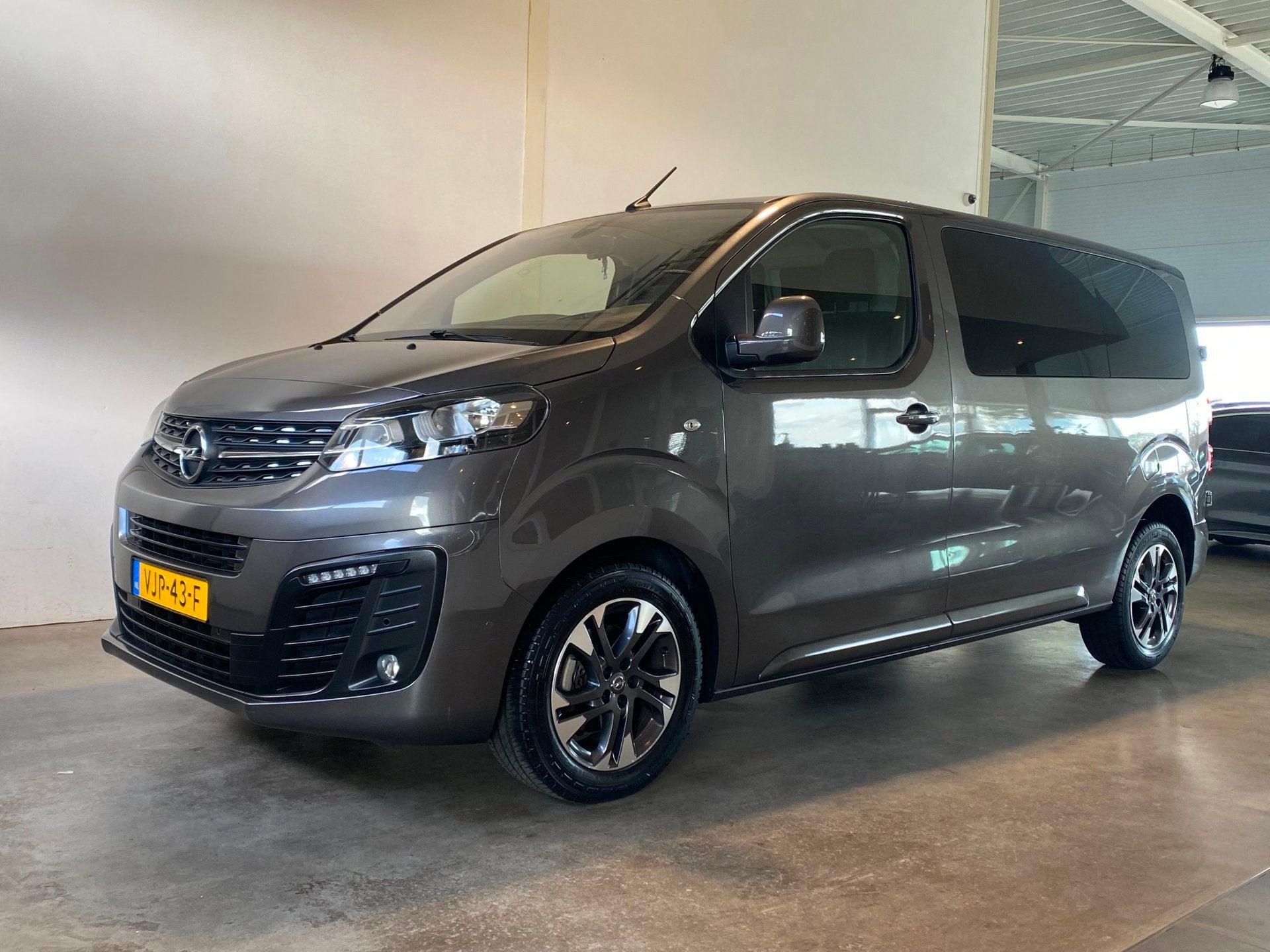 Opel Vivaro 2.0 CDTI L2H1 Automaat Innovation 125dkm!, Verwarmde buitenspiegels, Gebruikt, 4 cilinders, 1657 kg