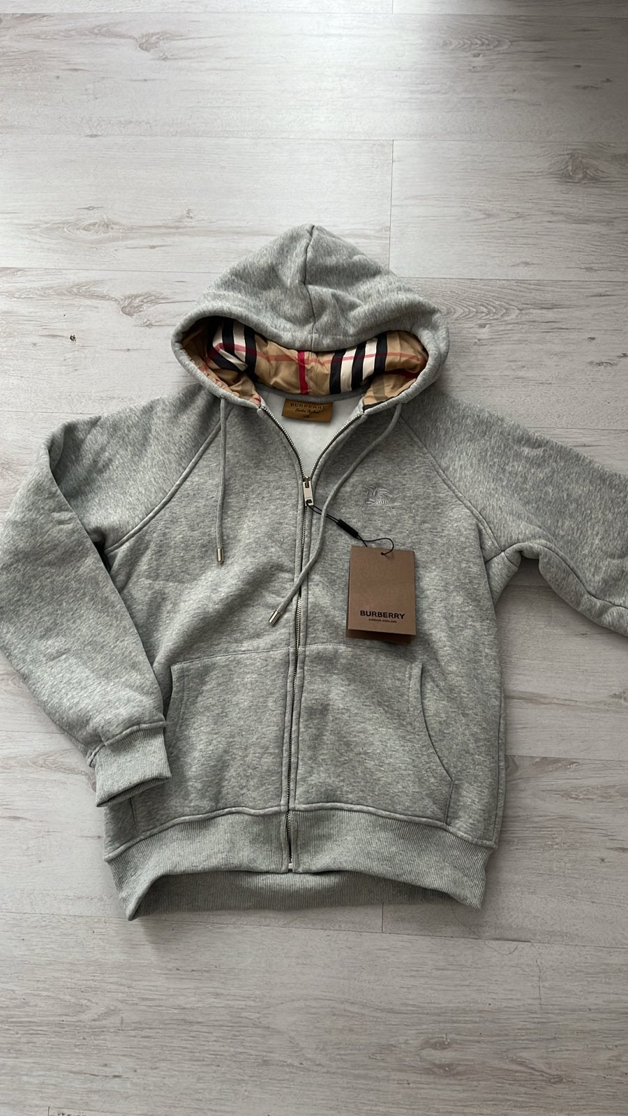 Burberry Hoodie Grijs - Nieuw met labels, Kleding | Heren, Truien en Vesten, Ophalen, Nieuw, Maat 46 (S) of kleiner, Grijs