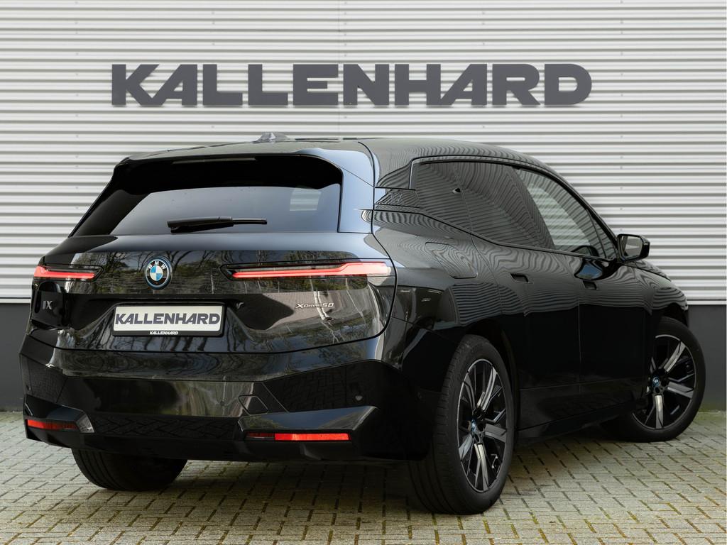 BMW iX xDrive50 - Luchtvering - Sportpakket - Driving + Park, Gebruikt, Zwart, Leder, Vierwielaandrijving