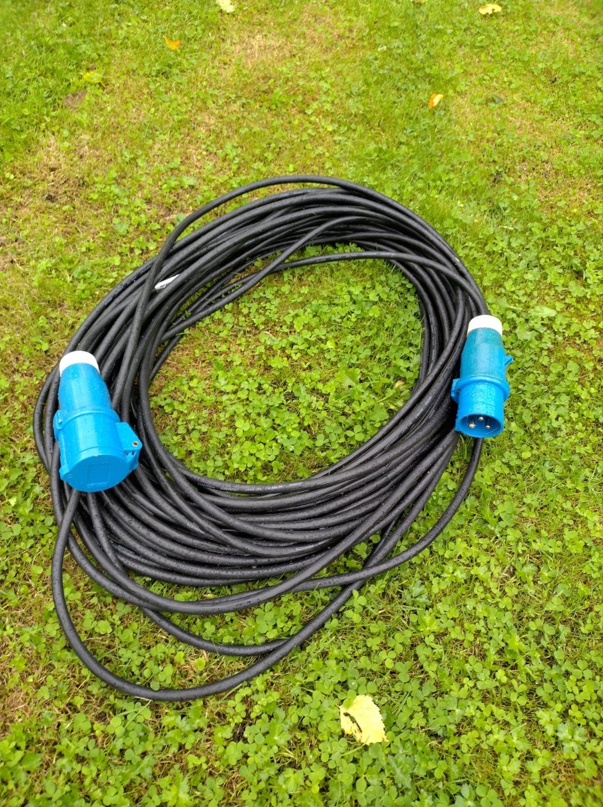 Camping kabel 40 meter - Zo goed als nieuw, Caravans en Kamperen, Kampeeraccessoires, Ophalen, Zo goed als nieuw