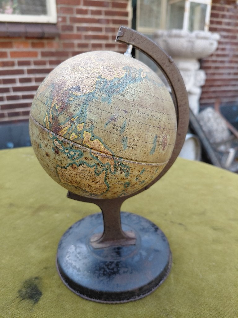 Antieke blikken speelgoed globe., Verzenden