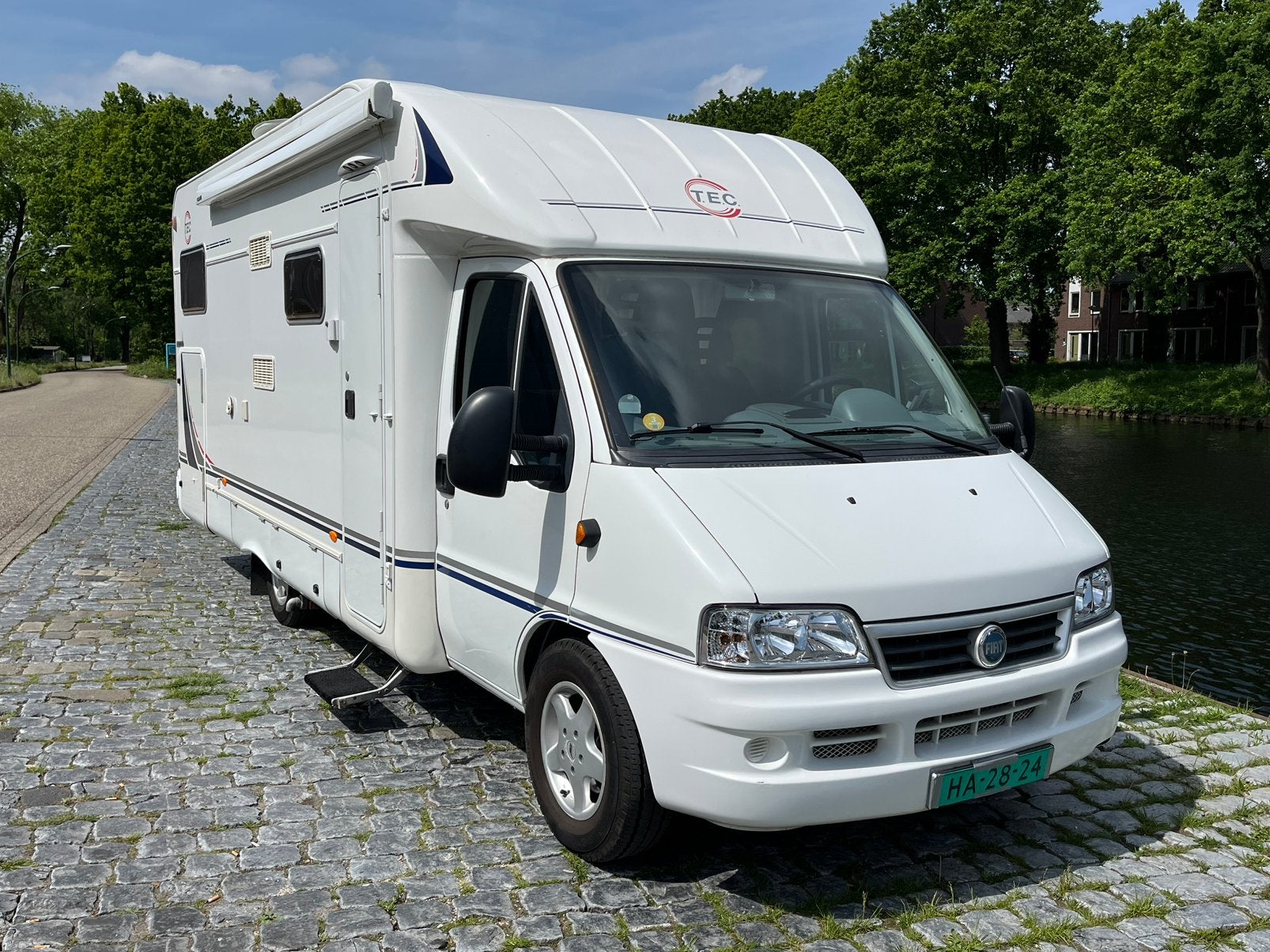 Fiat Ducato TEC 2.8 JTD – 2003 | Vast bed | XL garage, Caravans en Kamperen, Vast bed, T.E.C., Treinzit, Particulier