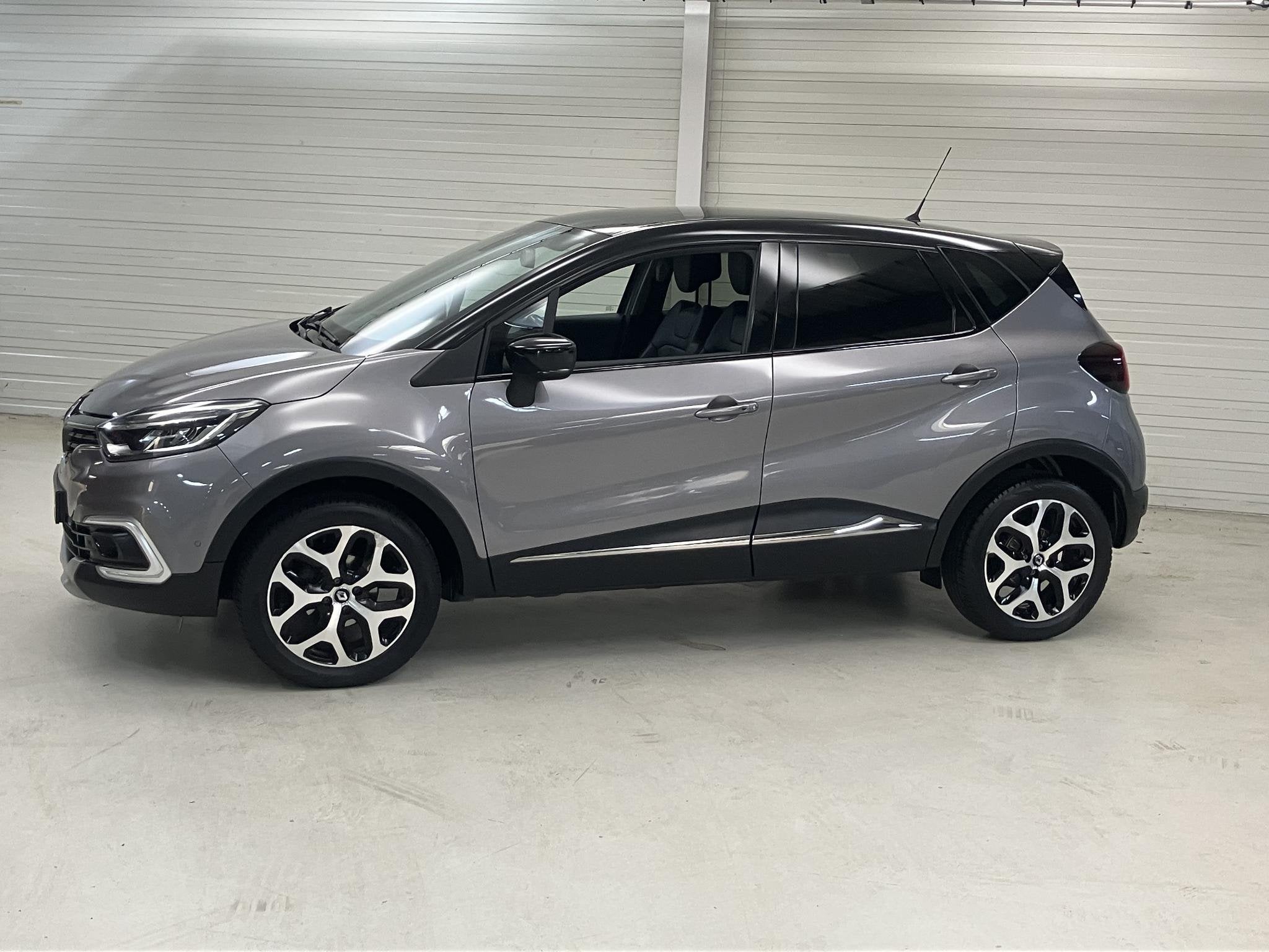 Renault Captur 0.9 TCe Edition One / Lederen Bekleding / Tre, Auto's, Voorwielaandrijving, 898 cc, Gebruikt, Euro 6