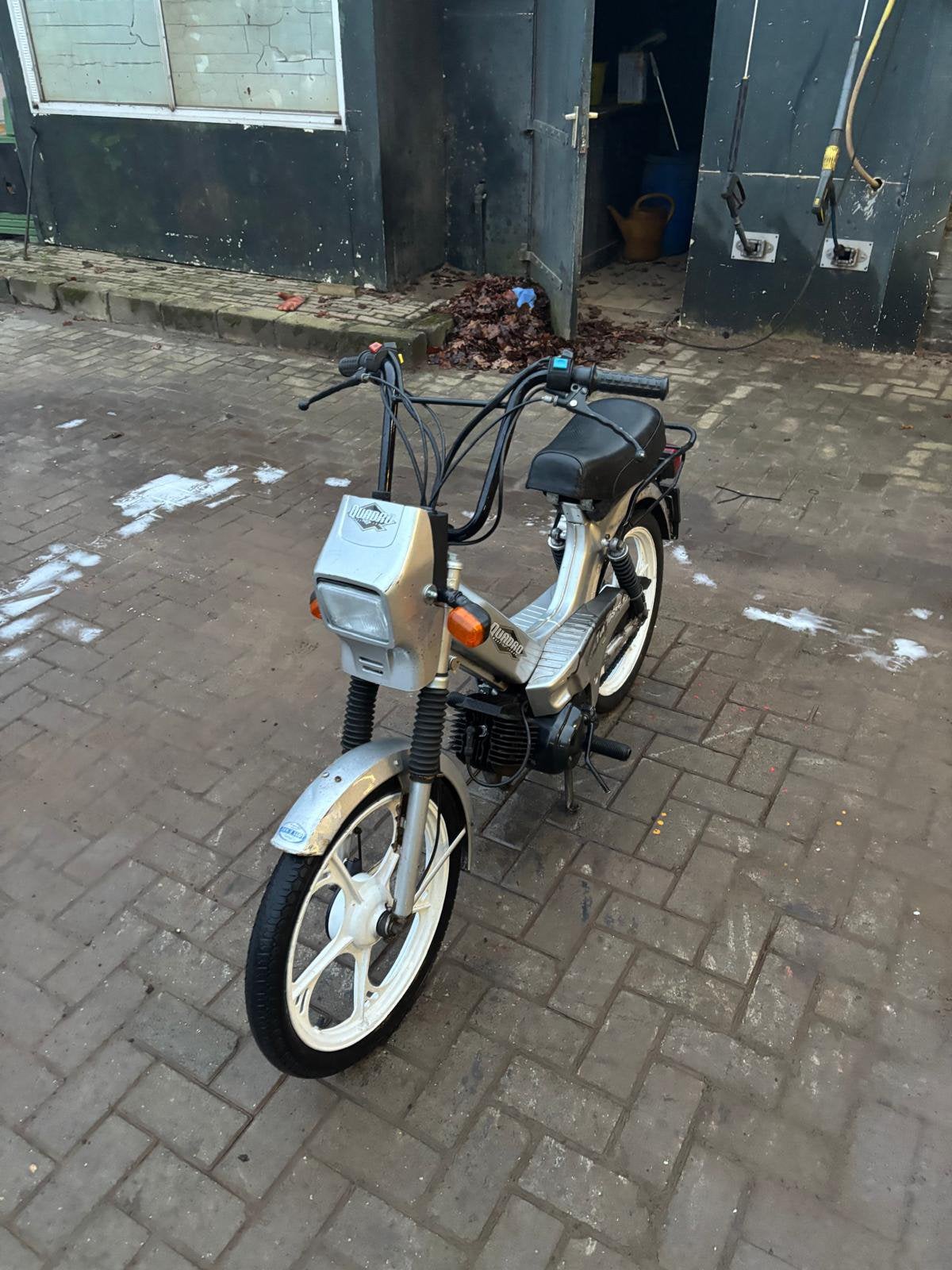 Tomos quadro snor brommer, Fietsen en Brommers, Brommers | Tomos, Ophalen, Gebruikt, 2 versnellingen, Quadro