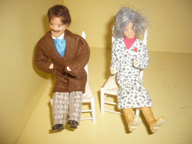 Mie18<> buigpopjes opa en oma, Verzenden, Zo goed als nieuw, Poppenhuis