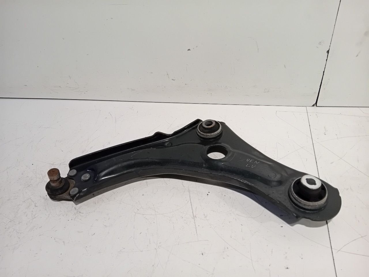 Draagarm links voor Renault Mégane, Onderdelen@venauto.nl, Van der Ven Autorecycling B.V., Gebruikt, Ettenseweg 76, 4706 PB Roosendaal, The Netherlands