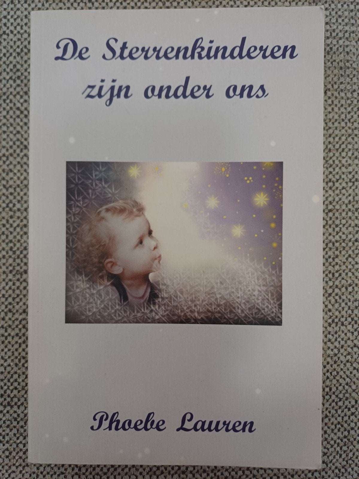 P. Lauren - De sterrenkinderen zijn onder ons, Ophalen of Verzenden, Zo goed als nieuw, P. Lauren