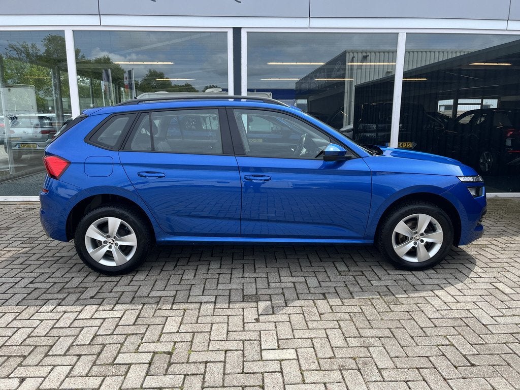 Skoda Kamiq 1.0 TSI Ambition 110PK Automaat / Carplay / Led, Auto's, Skoda, Gebruikt, Euro 6, Blauw, Origineel Nederlands