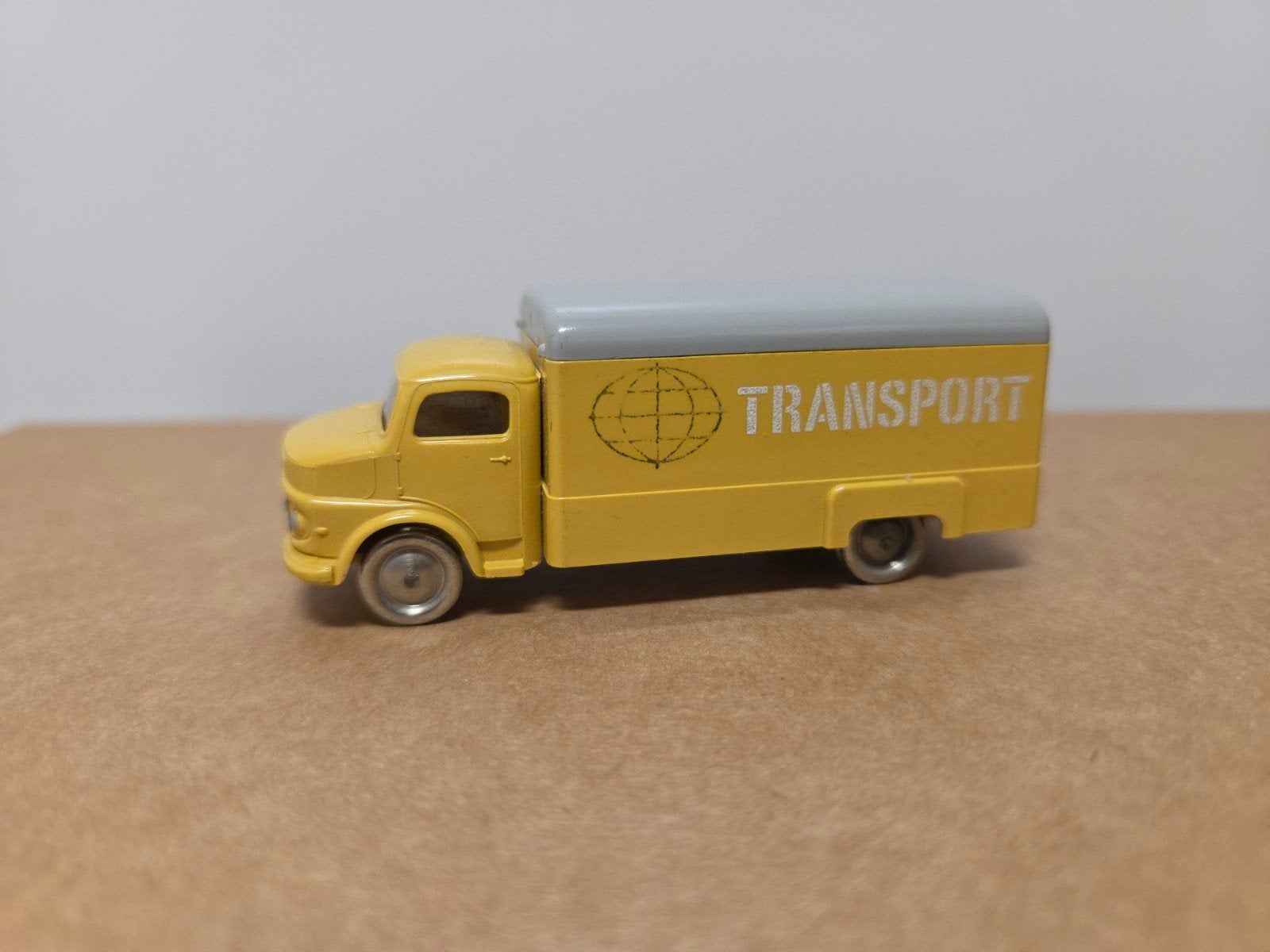 Lego Mercedes vrachtwagen, Hobby en Vrije tijd, Modelauto's | 1:87, Ophalen of Verzenden, Zo goed als nieuw, Bus of Vrachtwagen