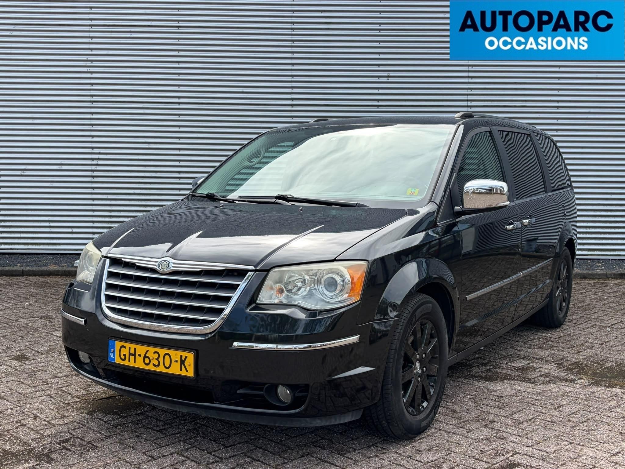 Chrysler Grand Voyager 3.8 V6 Limited , SWIVEL&GO, AIRCO, BT, Auto's, Chrysler, Gebruikt, Grand Voyager, 7 stoelen, Zwart