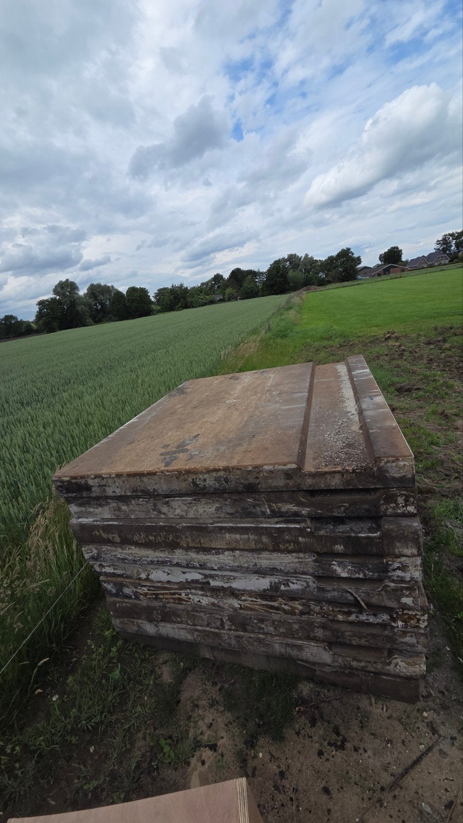 Betonplaten met goot 10 stuks, Ophalen of Verzenden, Gebruikt, Overige materialen, 100 mm of meer