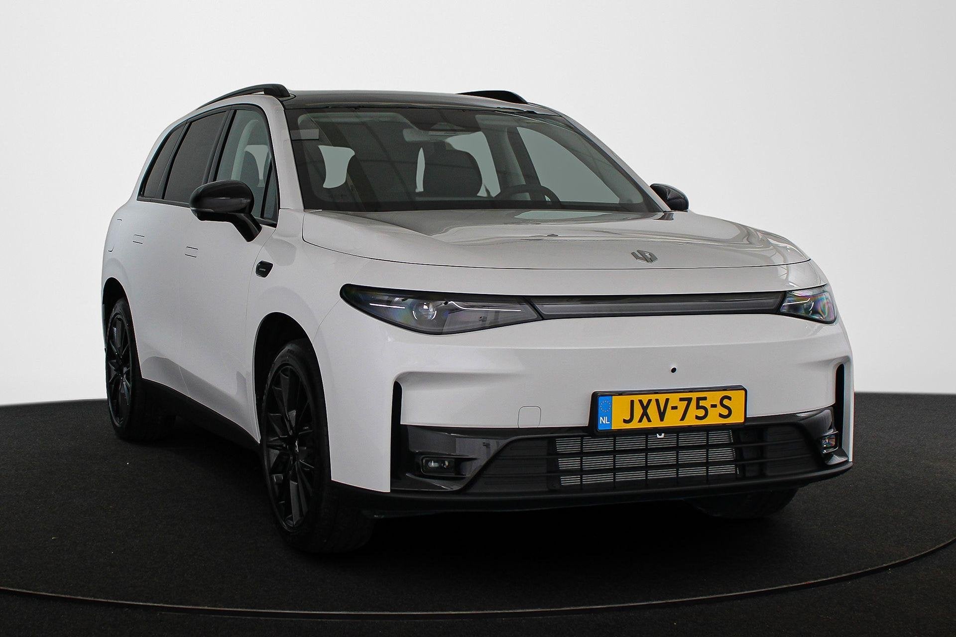Leapmotor C10 Design REEV 28.4 kWh, Auto's, Automaat, Achterwielaandrijving, Gebruikt, 4 cilinders