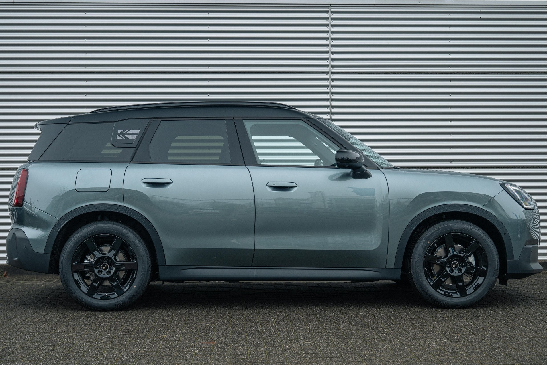 MINI Countryman E / Classic / Pakket L / 18" Asteroid Spoke, Auto's, Stof, Zwart, Countryman, SUV of Terreinwagen