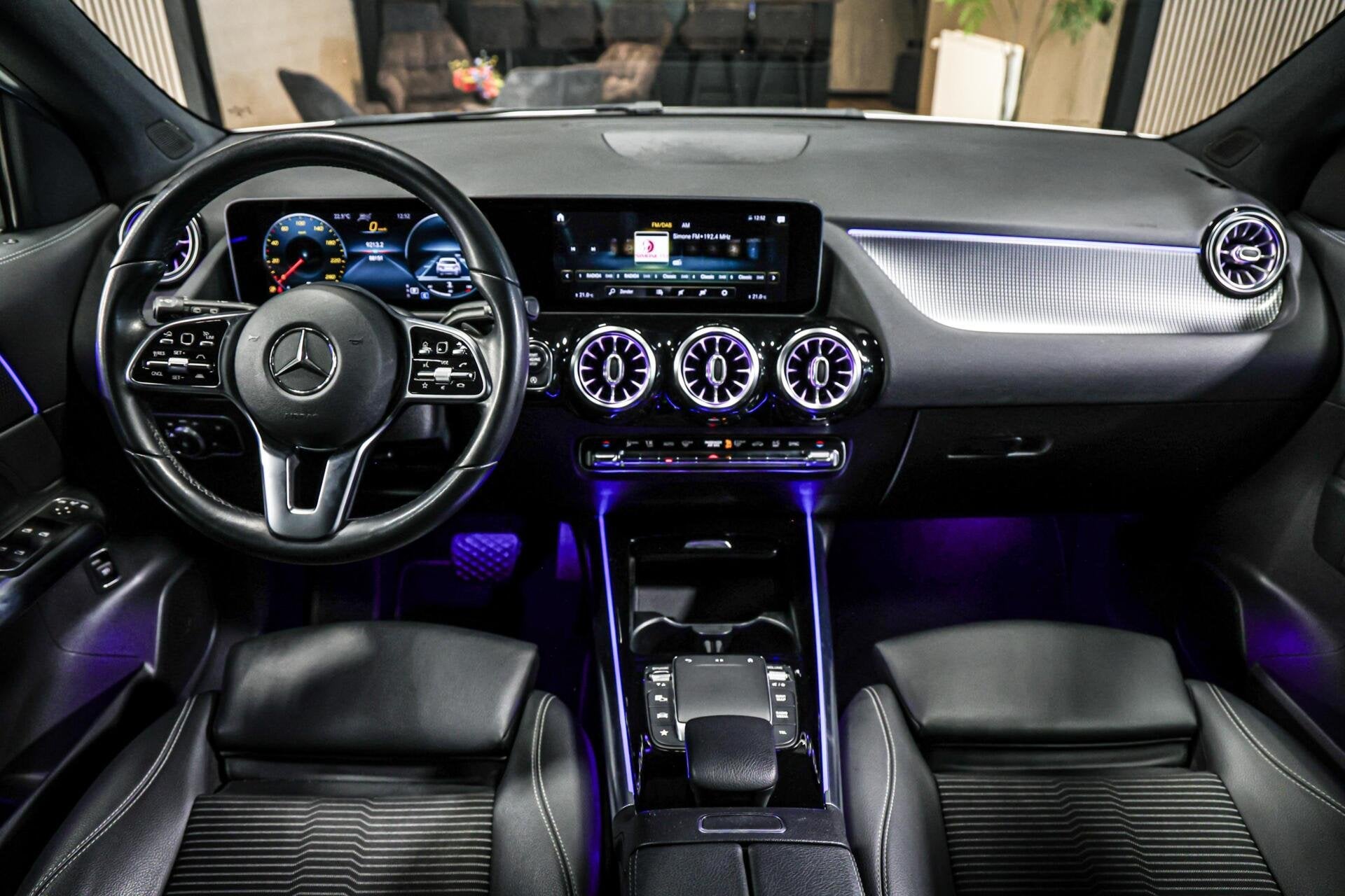 Mercedes GLA-klasse Luxury 200 TREKHAAK CARPLAY NAVI ADAPTIE, 15 km/l, Euro 6, 4 cilinders, Met garantie (alle)
