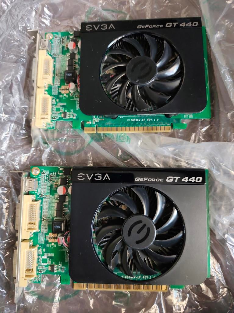 EVGA GeForce GT 440 1GB GDDR3 Grafische Kaart 2 stuks te koo, Gebruikt, GDDR3, HDMI, Ophalen of Verzenden
