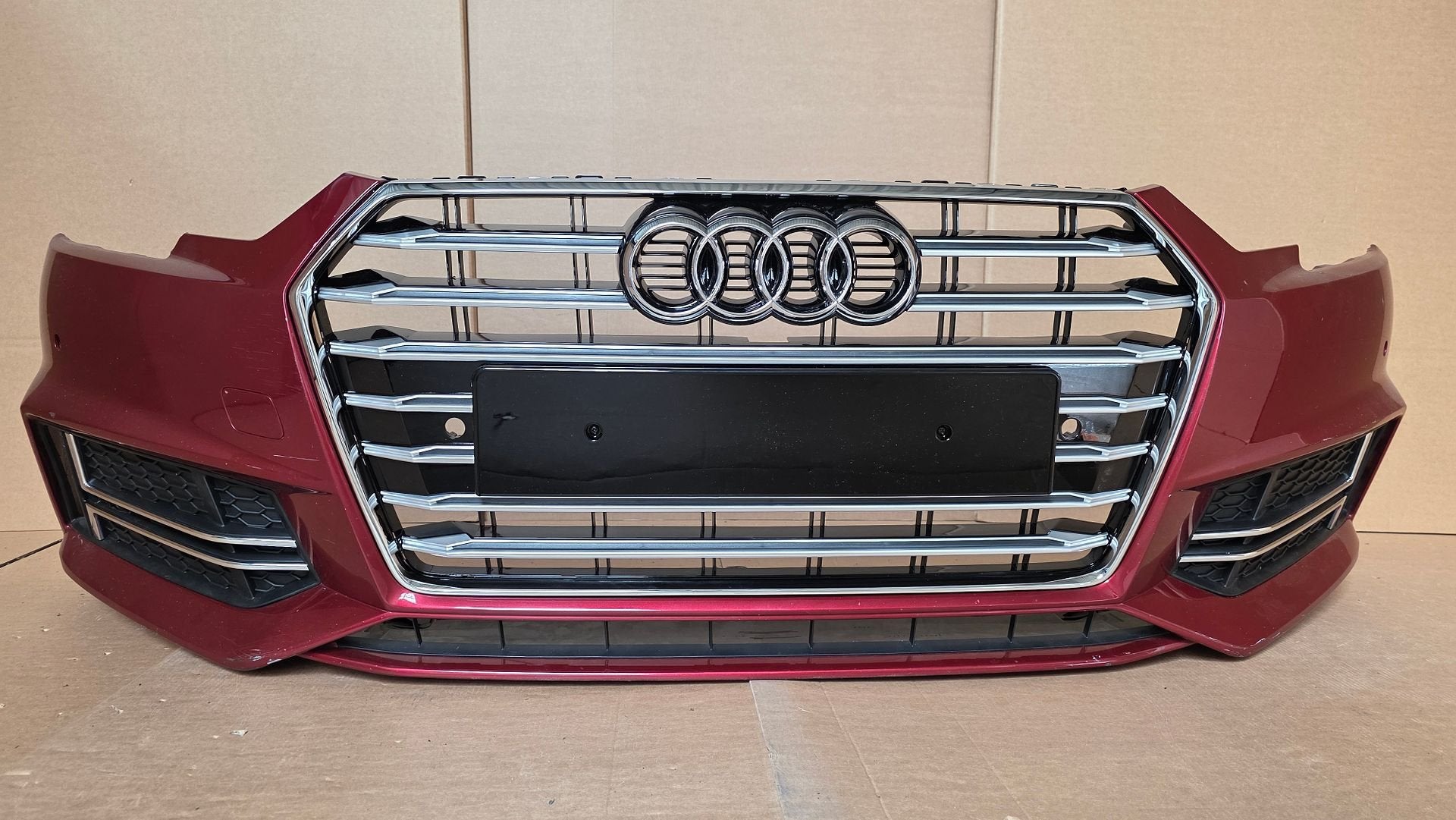 Voorbumper Audi A4 B9 8W S-Line 4xPDC bj.2016-2019 BUMPER, Gebruikt, -, Voor, Bumper
