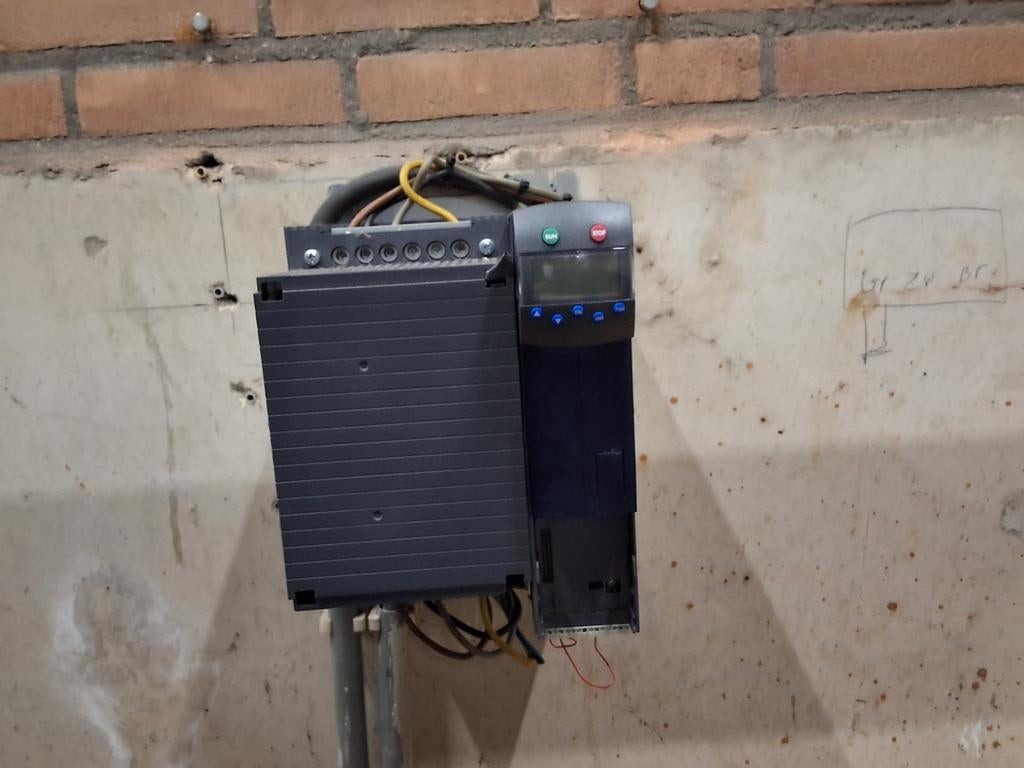 Frequentieregelaar 21 kW - Krachtige Motorbesturing, Ophalen