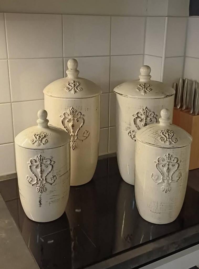 Mooie grote voorraadpotten, Ophalen