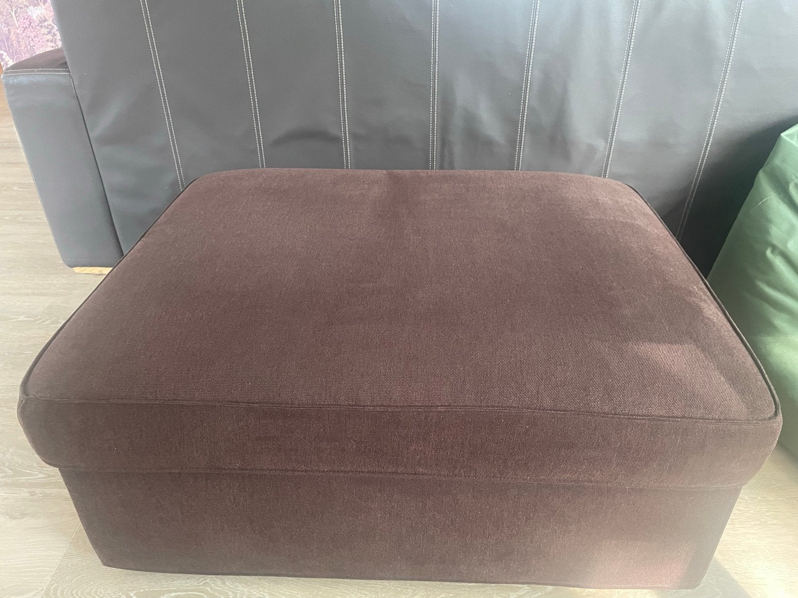 IKEA Bruine voetenbank/hocker met opbergruimte, Ophalen, Vierkant, 75 tot 100 cm, Zo goed als nieuw