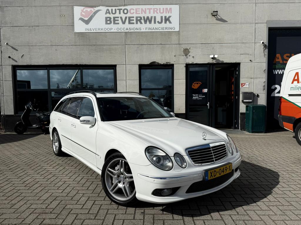Mercedes-Benz E-Klasse E55 AMG 477pk 5.4 Benzine 2004 Wit, Automaat, Achterwielaandrijving, Bluetooth, Leder